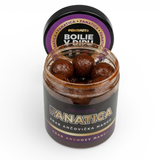 Mikbaits Hunter Boilie v dipu Jahoda 24mm 250ml