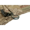 Detailní pohled na teplou fleecovou podšívku a masivní zipy spacáku JRC Defender II Sleeping Bag Fleece obr7